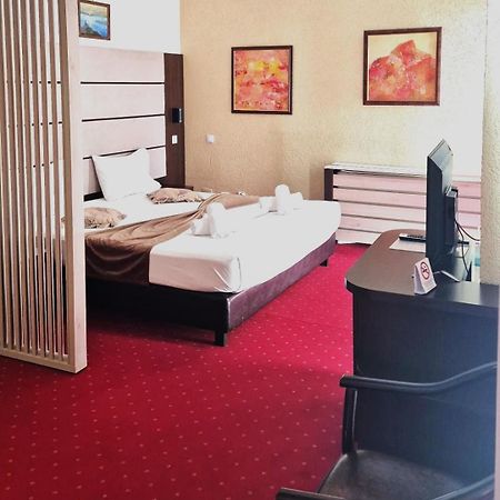 Hotel Razvan Bucarest Extérieur photo