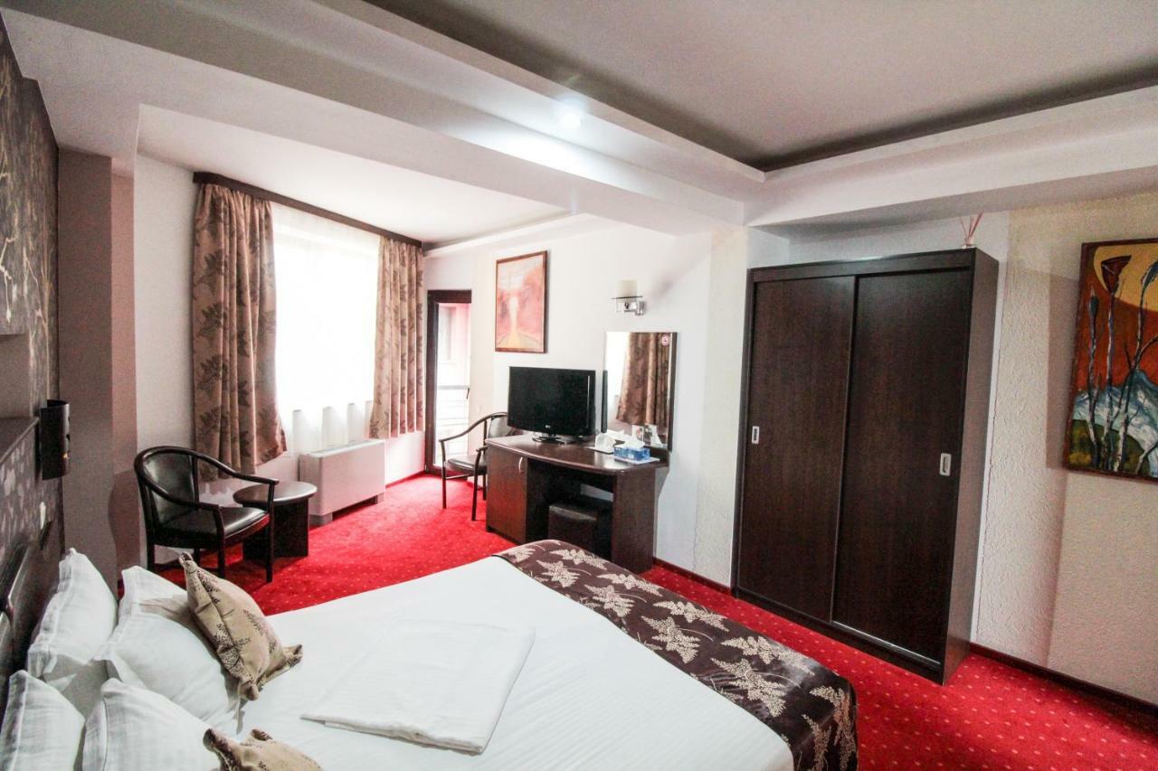 Hotel Razvan Bucarest Extérieur photo